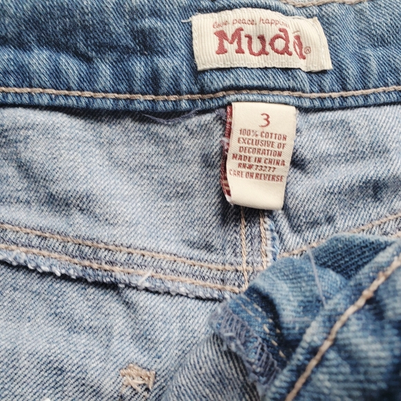 Mudd Distressed Denim Jean Shorts Size 3 Like New - Picture 2 of 4